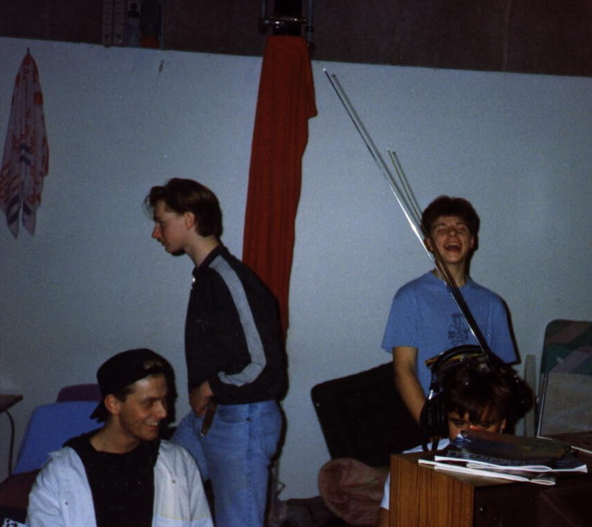 Dize looking quite happy, Drax walking out and Kwon concentrating - probably 'toasting' his 286. Unknown laughing dude at The Party I - 1991